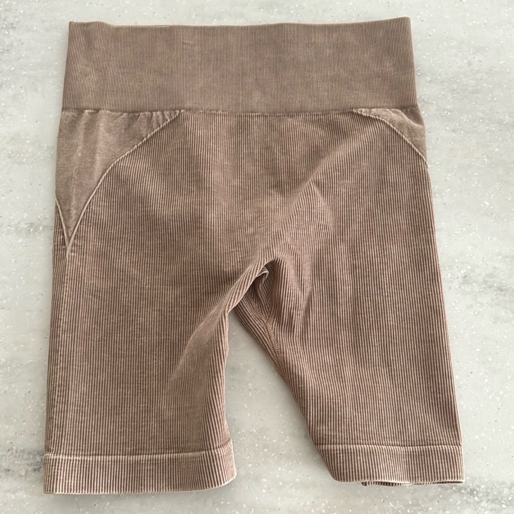 Be kind biker shorts